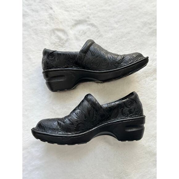 BOC Born Concept Peggy Black Floral Tooled Slip On Clog Womens Y2K 90s Size 8 - Picture 2 of 6